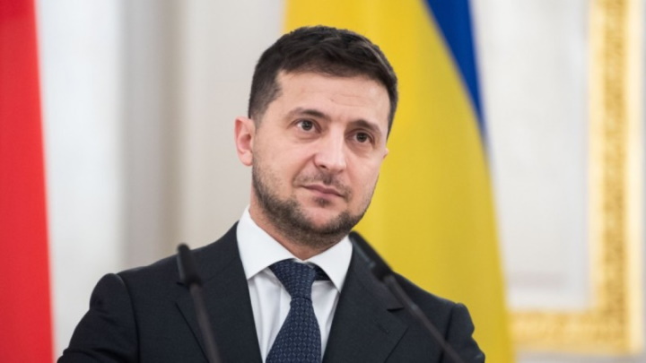 Зеленский возвратился из Парижа не солоно хлебавши