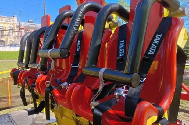 В США 70-летняя женщина умерла после катания на американских горках