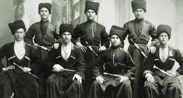 Казаки с молодости были закалены.