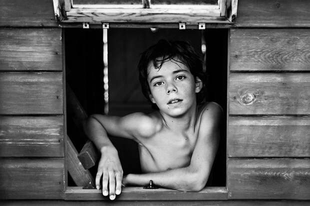 9. Высматривая, Ориано Николау, Испания (3 место в категории "Портрет") дети, конкурс, победитель, фотография