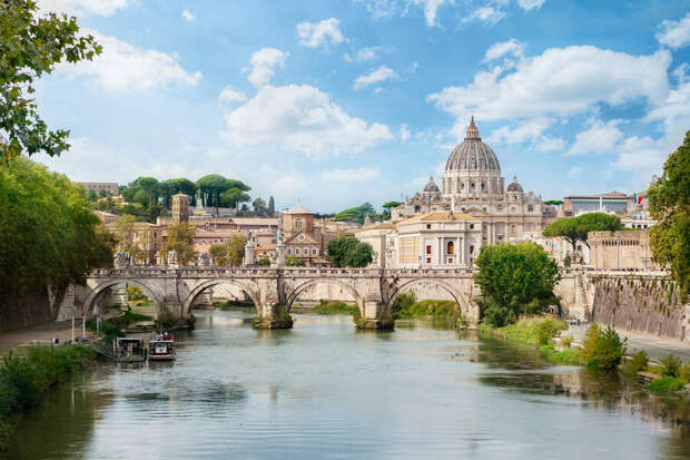 WP: кардинал Ватикана Паролин просил США дать Мадуро возможность сбежать в РФ