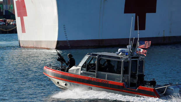 Береговая охрана США расследует инцидент с нарисованной свастикой