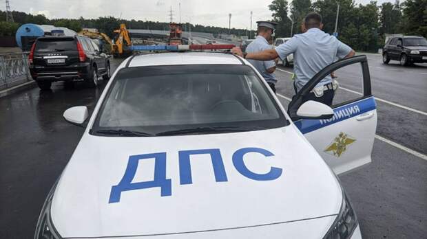 Автомобиль ДПС на дороге /   Фото: amic.ru
