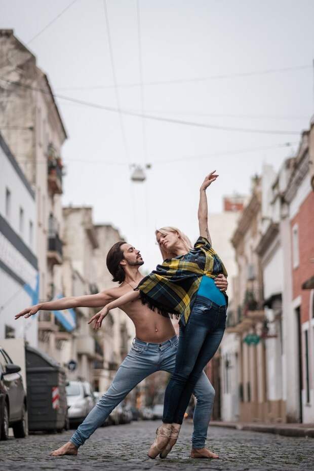 Фотограф сделал завораживающие портреты танцоров на улицах Буэнос-Айреса 