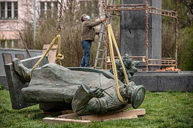 Война до последнего… памятника Война до последнего… памятника