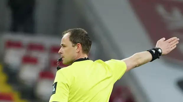 Российский арбитр Мешков обслужит матч второго раунда квалификации Лиги чемпионов