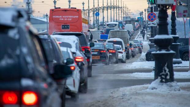 Гололед стал причиной более 390 ДТП за минувшие сутки в Петербурге