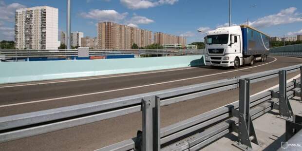Собянин: ограничения транзита грузовиков по МКАД себя полностью оправдало