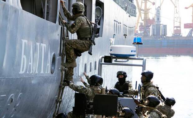 Украинские военные во время активной фазы украинско-американских учений