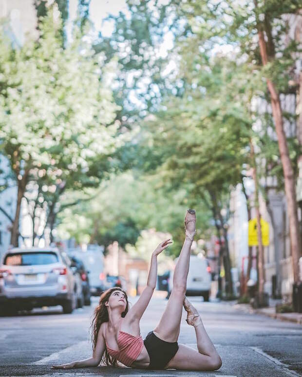 Балерина на улице