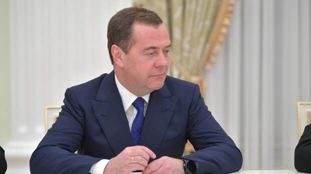Медведев высказался об исключительности британских дегенератов