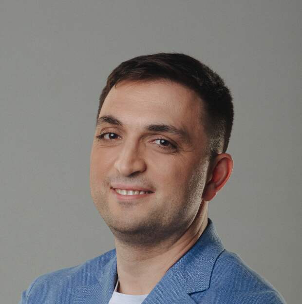 Неожиданный вред ЗОЖ: вода с лимоном и смузи разрушают эмаль