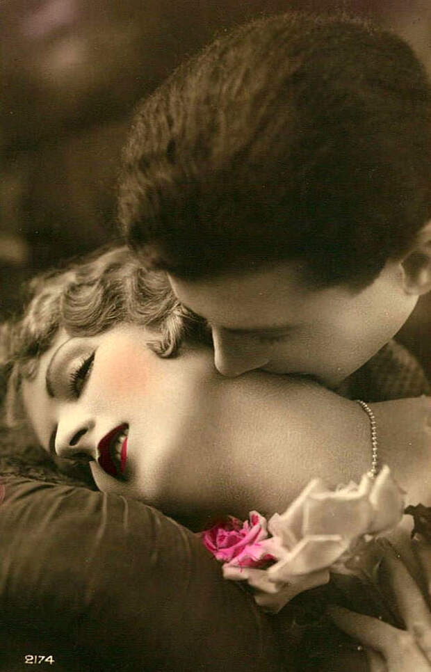 Французские открытки, в которых показано, как романтично целовались в 1920-е годы 50