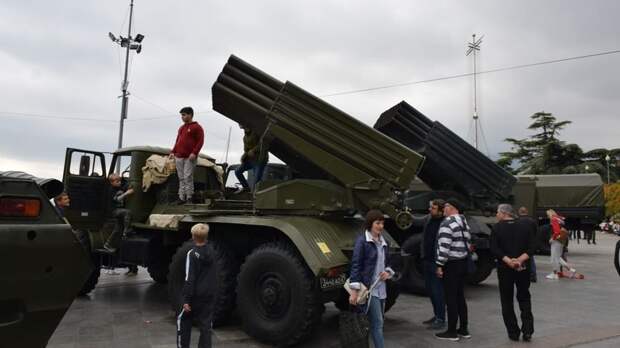В Ялте прошла военно-патриотическая акция «Нет выше чести Родине служить»