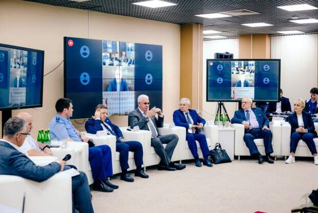В Астрахани на форуме «Каспий-2022» прошла дискуссия о проблемах экологии и продовольственной безопасности