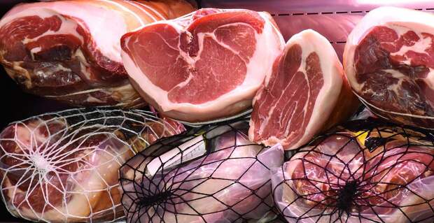 Минсельхоз назвал рост цен на мясо традиционным для сезона
