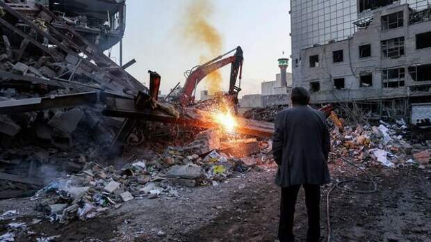 Андрей Сидоров: Трампу нужно "сохранить лицо" в Иране, чтобы затем надавить на Россию