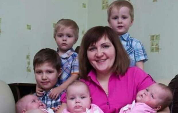 После смерти жены 31-летний Антон в одиночку растил 6 детей.