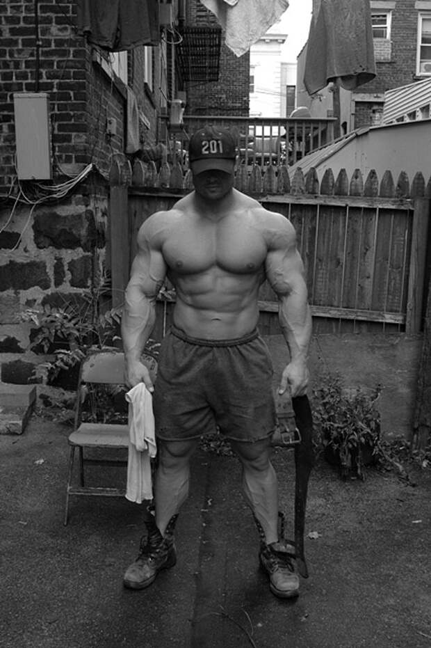 Frank MCGRATH В капюшоне