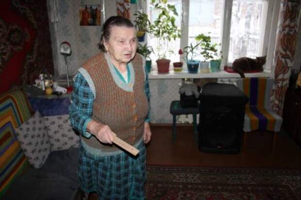 Ветеран Великой Отечественной войны замерзает в аварийном доме в Сыктывкаре