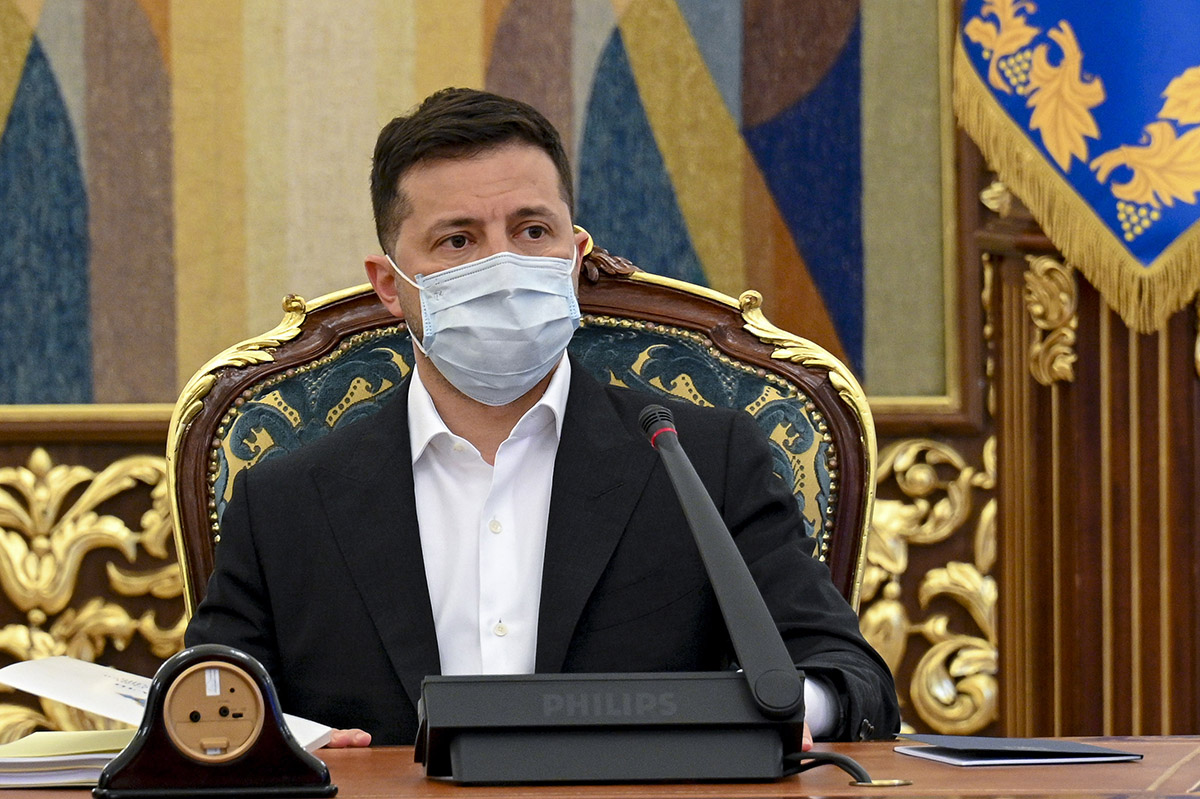 Зеленский попросил украинцев летать в Турцию вместо россиян