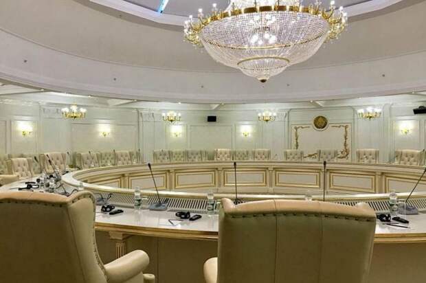 Зал переговоров в Минске.jpg