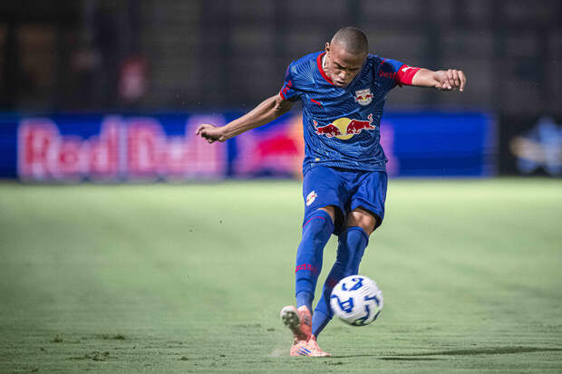 Журналист Оливейра: "Зенит" близок к трансферу полузащитника из Бразилии