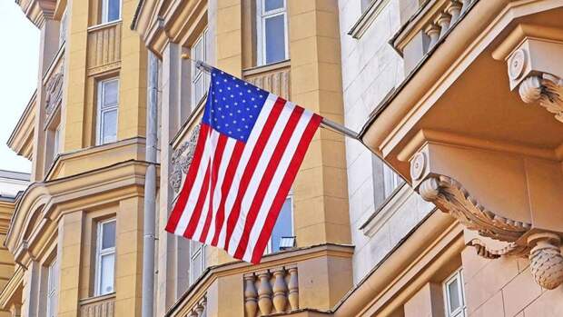 Зачем посольство США призвало своих граждан срочно покинуть Россию?