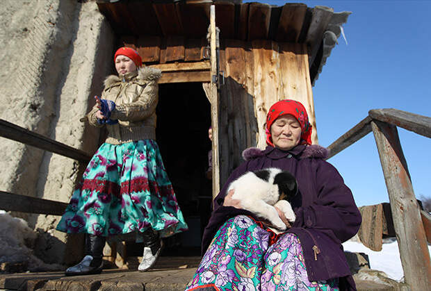 Взять третью бабушку Программа в Якутии . Престарелые ., девушки, еда