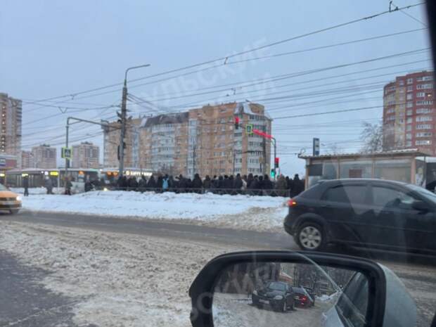 В Туле вновь зафиксирована очередь на остановке иquot;Вознесенскогоиquot;