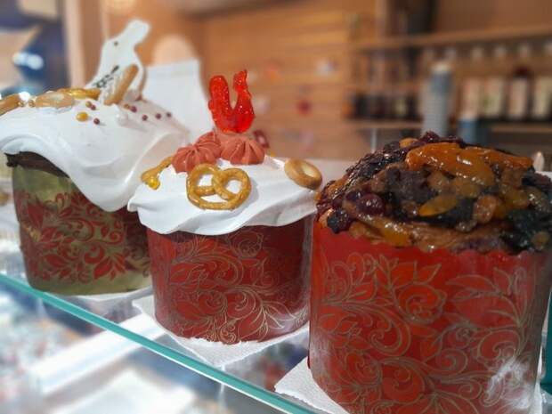 Кулич, яйца и пасха: почему праздничный стол смертельно опасен для собак