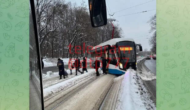 В Сокольниках сошел с рельсов трамвай 11-й маршрута