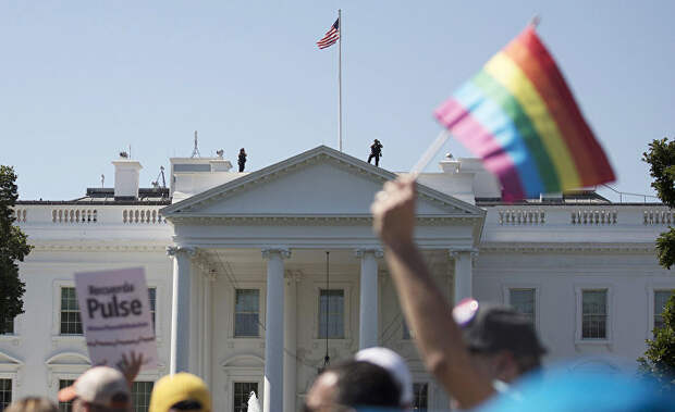 Участники гей-перада в Вашингтоне