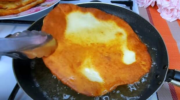 Беру майонез, соду и муку. Век живи, век учись: гениальный рецепт нежных лепешек