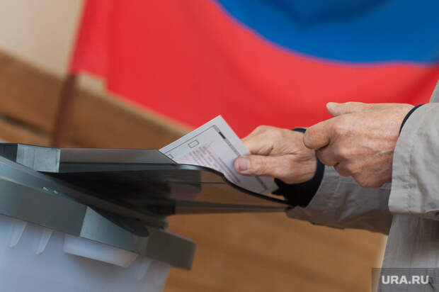 Кремль успокоил губернаторов, которых ждут сложные выборы