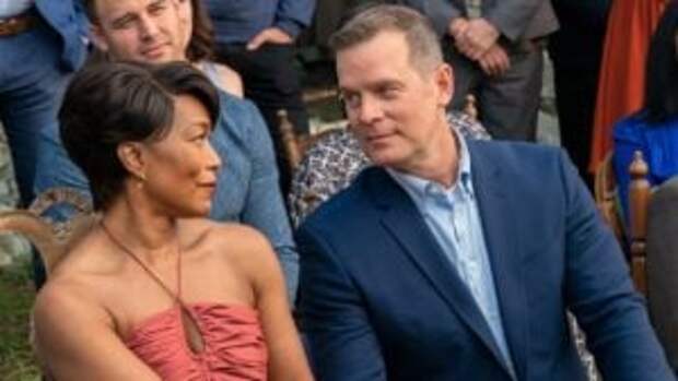 Bobby & Athena - Wide - 9-1-1 Season 5 Episode 18