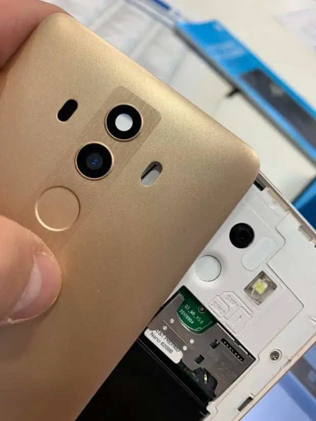 Смартфон с «двумя» камерами