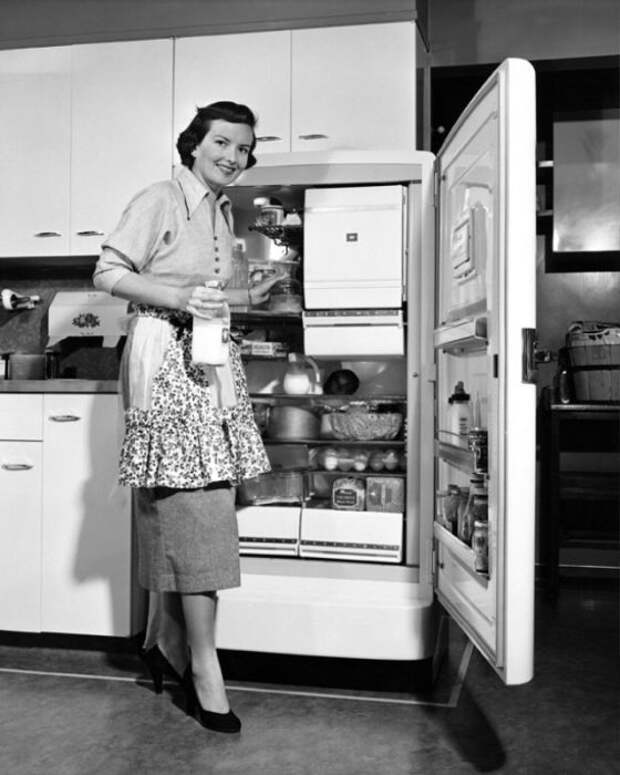 В преддверии праздника на полочках холодильников американских хозяек появлялись заранее приготовленные блюда.