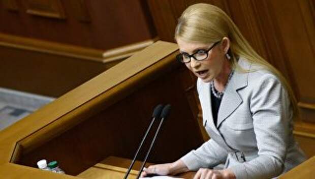 Лидер всеукраинского объединения Батькивщина Юлия Тимошенко выступает на заседании Верховной рады Украины в Киеве