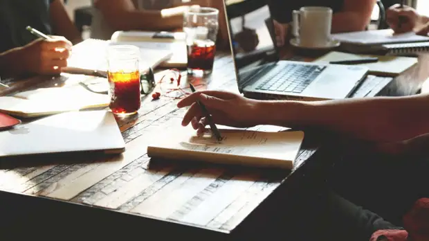 Почти 90% россиян не планируют работать на майских праздниках