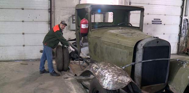 Рязанские волонтёры подняли из озера и восстановили легендарную «полуторку» с Дороги жизни