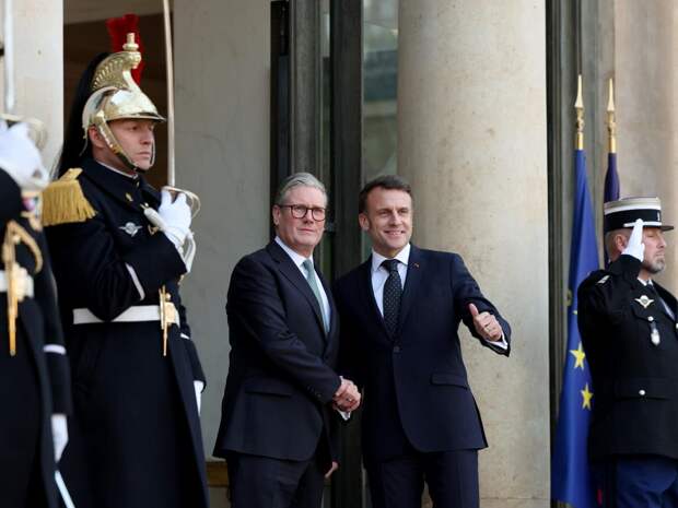 Нарколог Шуров оценил возможность употребления Макроном, Мерцем и Стармером запрещённых веществ