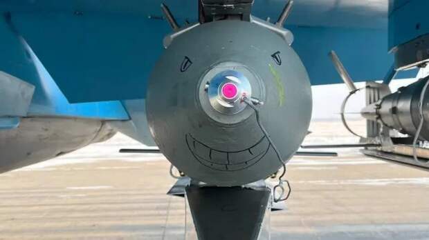 «Висит и улыбается»: ВКС России готовятся «поздравить» боевиков новогодним ФАБом