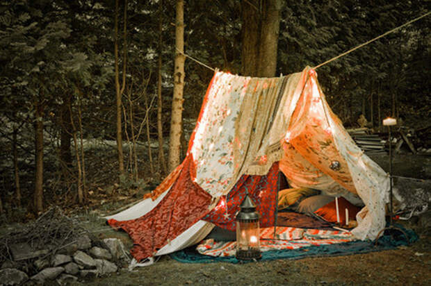 12. Веревка, несколько покрывал и уютная палатка готова дача, двор, идея