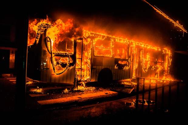 Враг атаковал автобус с людьми в Белгородской области (ФОТО)