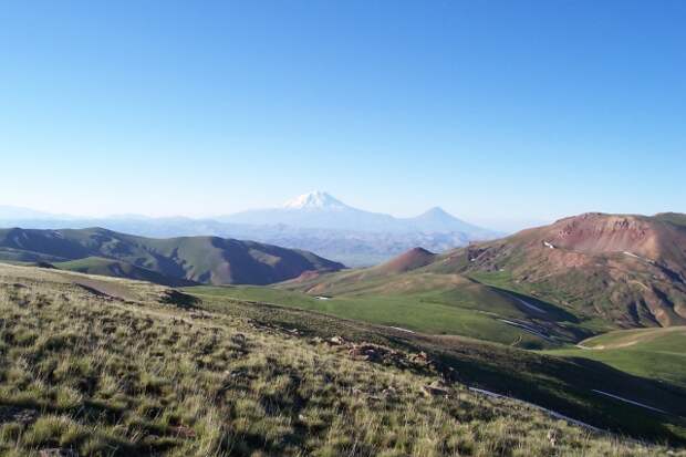 Армянское нагорье возле ирано-турецкой границы 