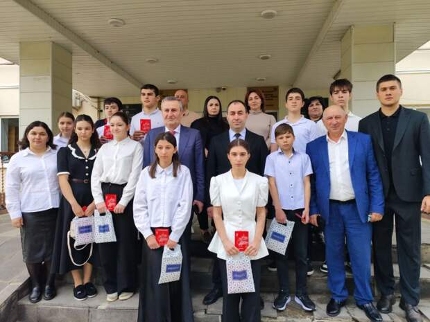 Торжественное вручение паспортов вместе с Движением Первых в Теучежском районе!