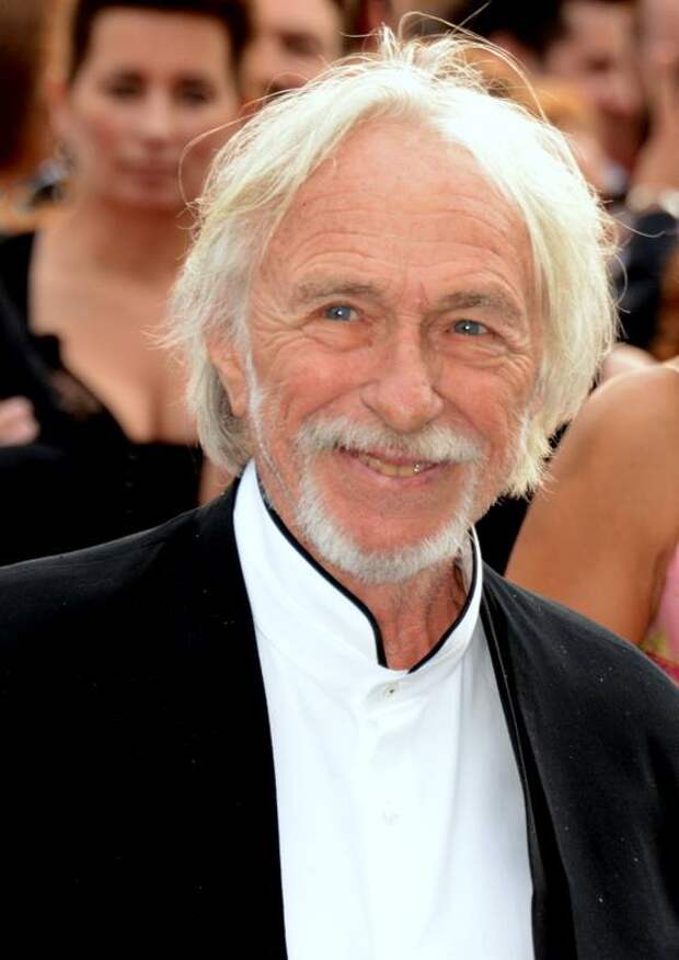 https://upload.wikimedia.org/wikipedia/commons/0/08/Pierre_Richard_Cannes_2015.jpg