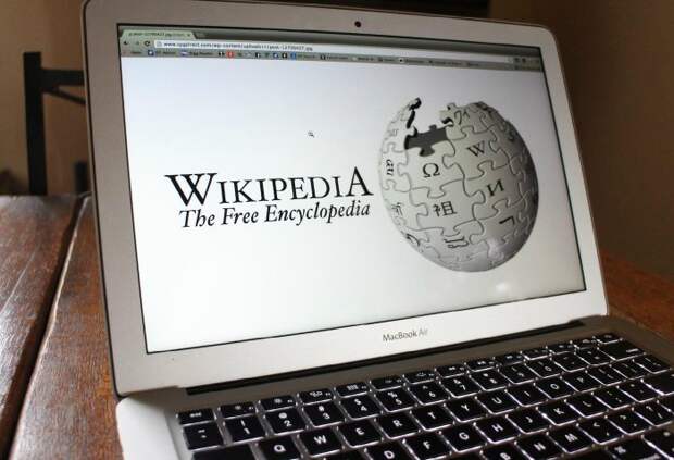 Wikipedia состоит из двух слов: гавайского wiki и английского encyclopedia / Фото: hsto.org
