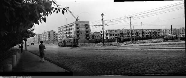 Открытое шоссе около будущей станции метро "Бульвар Рокоссовского", 1960.